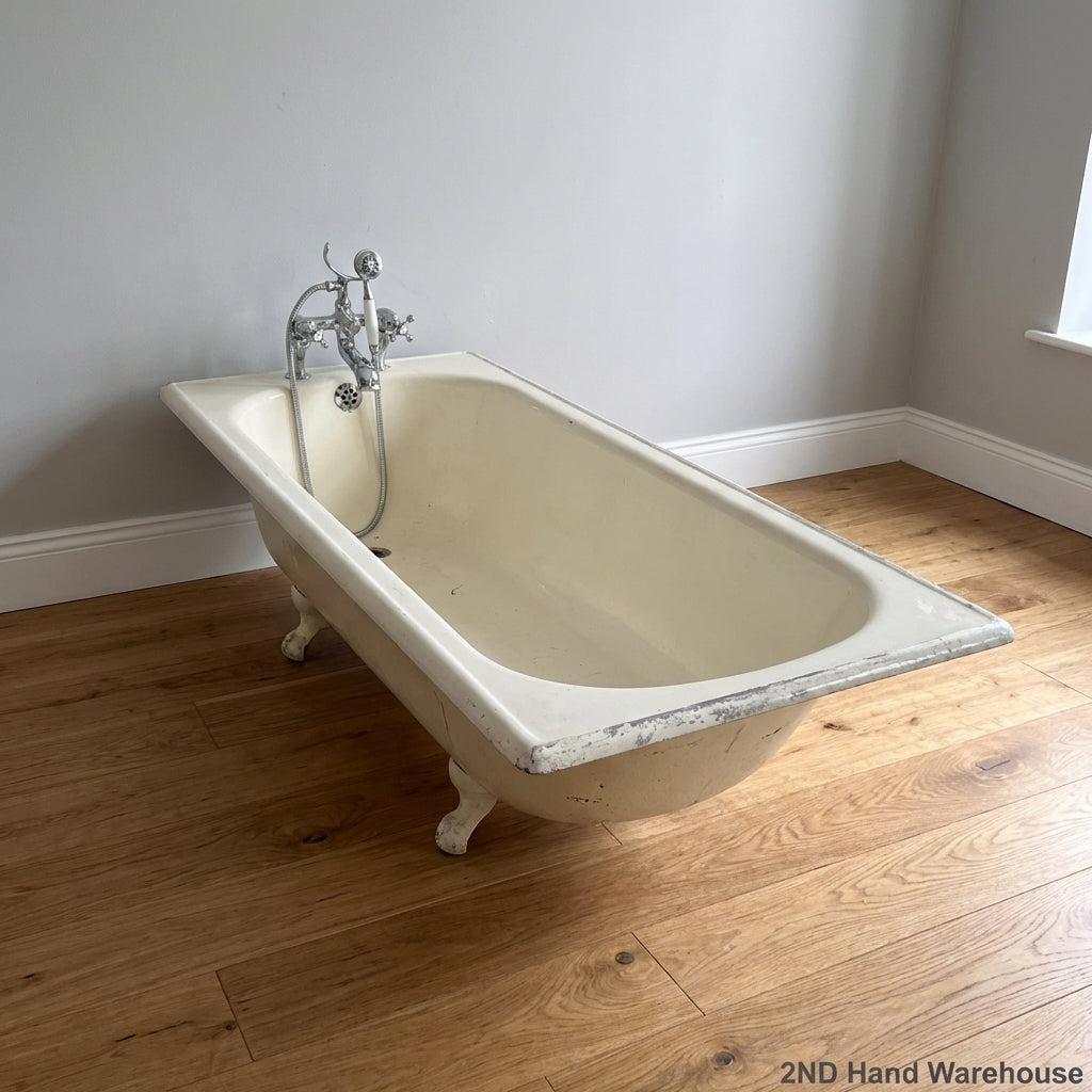 Bath tab  -Vintage Cream Bathtub with Mixer Tap - Classic Bathroom Feature  - Fair used - 2ndhandwarehouse.com