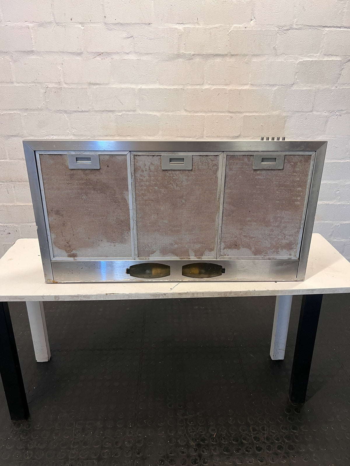 Fan  - Pre-Loved Stainless Steel Kitchen Extractor Hood with Lights- Fair used - 2ndhandwarehouse.com