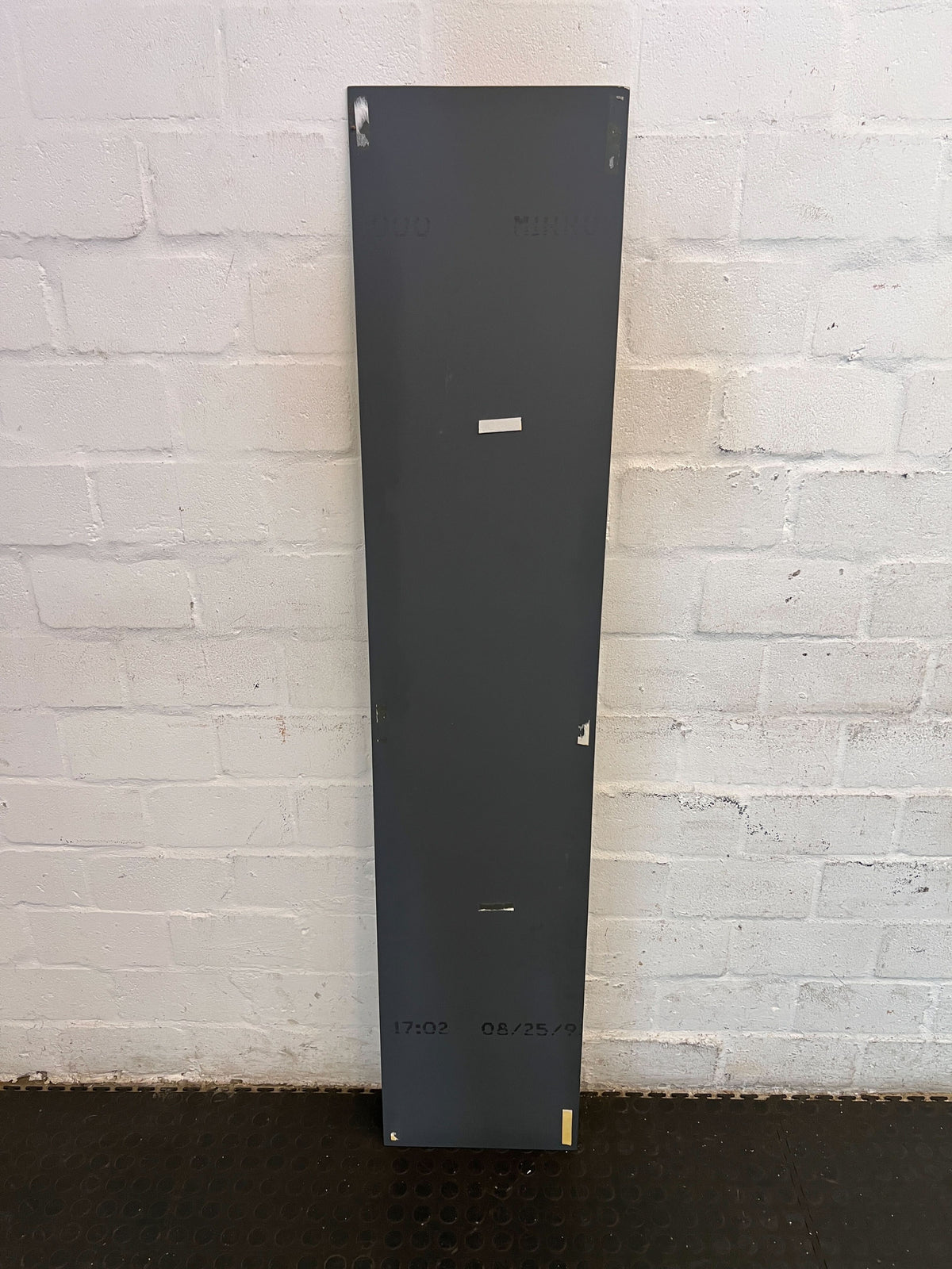 Versatile Full-Length Leaner Mirror - 2ndhandwarehouse.com