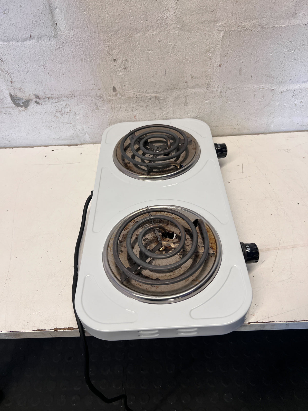 AIM Dual Electric Hot Plate - Portable 2-Burner Cooktop - 2ndhandwarehouse.com