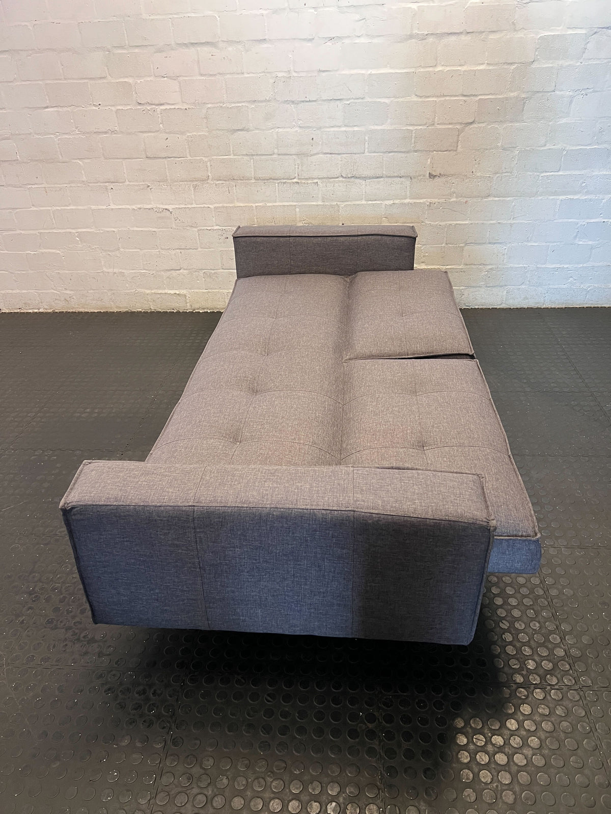 Stylish Grey Mid-Century Modern Sofa - 2ndhandwarehouse.com