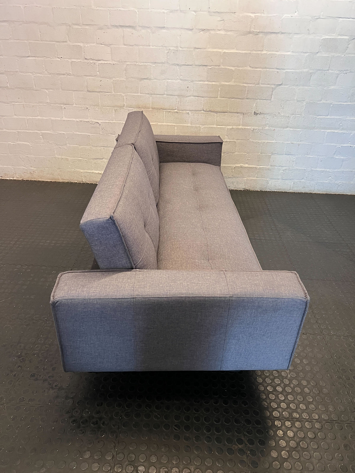 Stylish Grey Mid-Century Modern Sofa - 2ndhandwarehouse.com