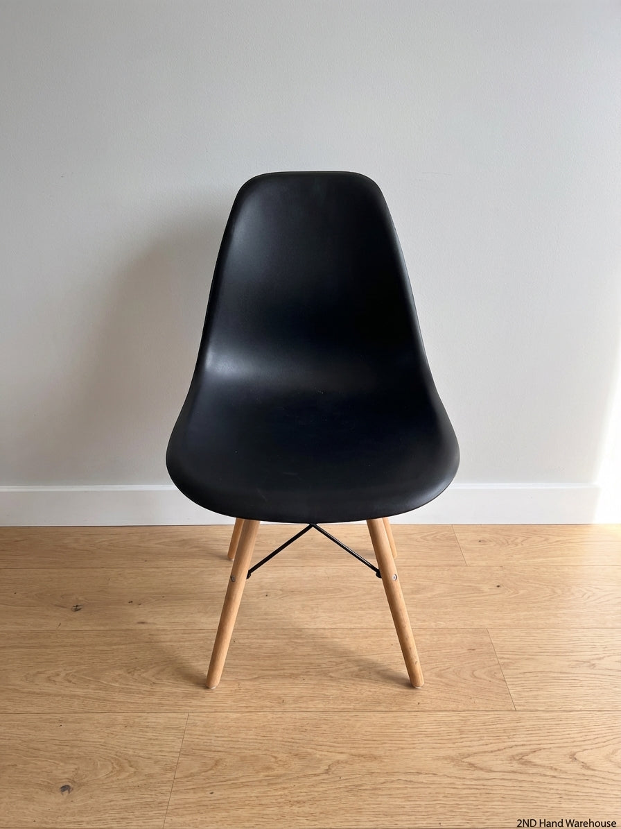 Sleek Black Mid-Century Modern Dining Chairs with Wooden Legs - 2ndhandwarehouse.com