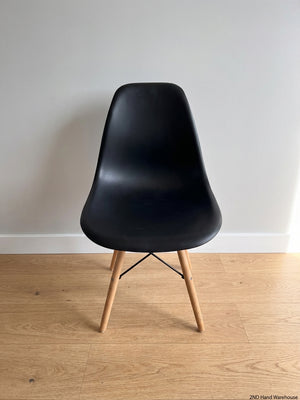 Sleek Black Mid-Century Modern Dining Chairs with Wooden Legs - 2ndhandwarehouse.com
