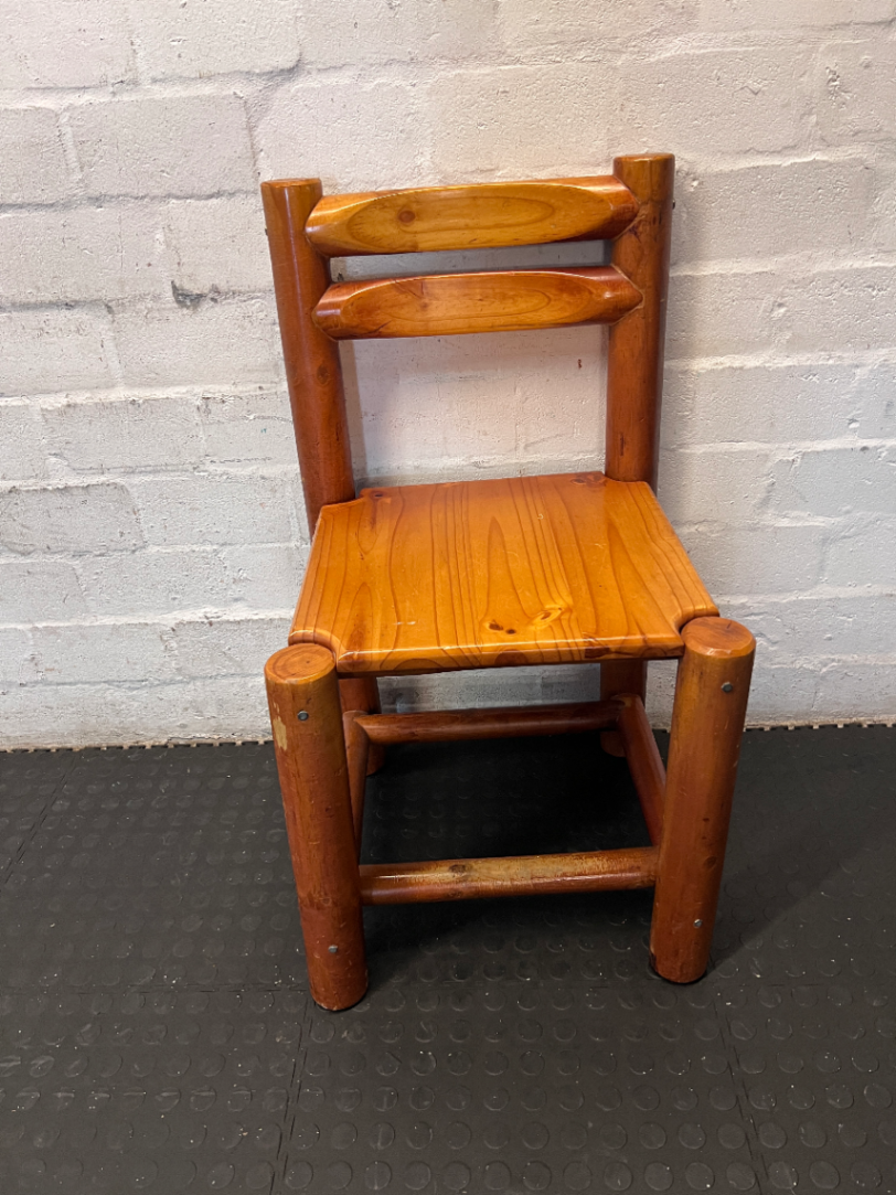 Rustic Wooden Cabin-Style Chair - Good Condition - 2ndhandwarehouse.com