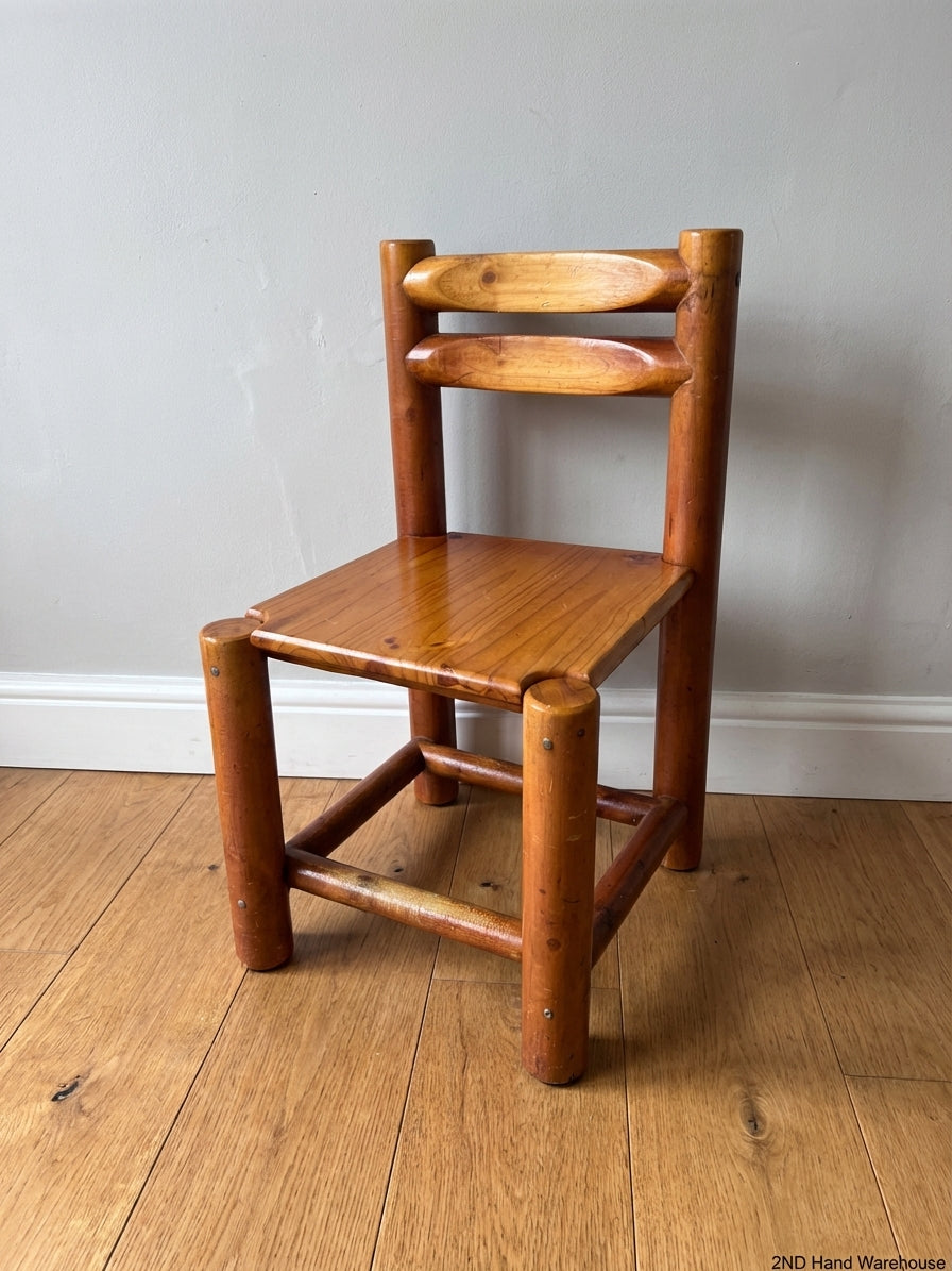 Rustic Wooden Cabin-Style Chair - Good Condition - 2ndhandwarehouse.com