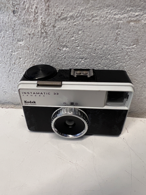 Vintage Kodak Instamatic 33 Camera with Case - As-Is Display Piece - 2ndhandwarehouse.com