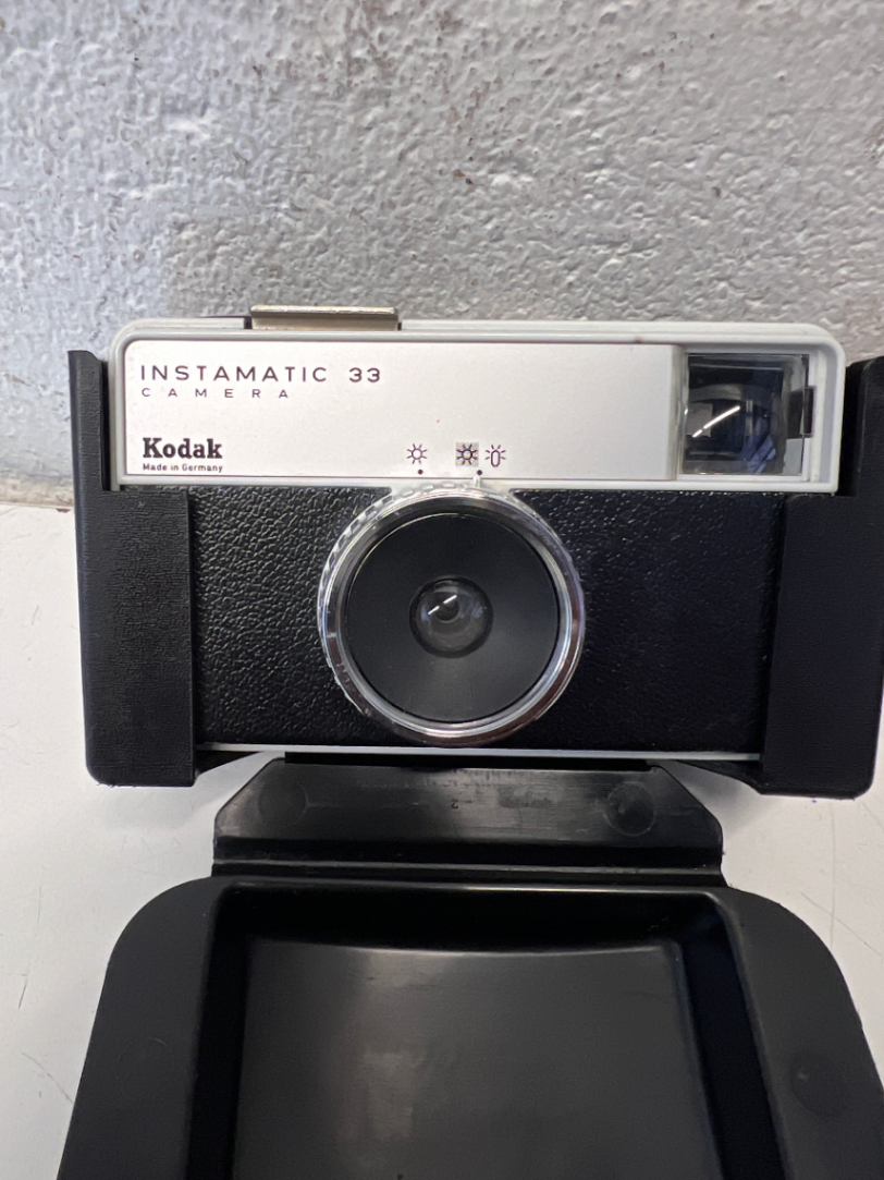 Vintage Kodak Instamatic 33 Camera with Case - As-Is Display Piece - 2ndhandwarehouse.com