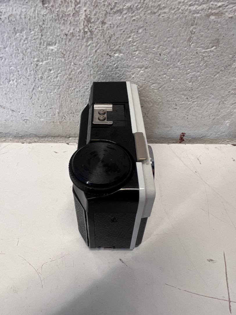 Vintage Kodak Instamatic 33 Camera with Case - As-Is Display Piece - 2ndhandwarehouse.com