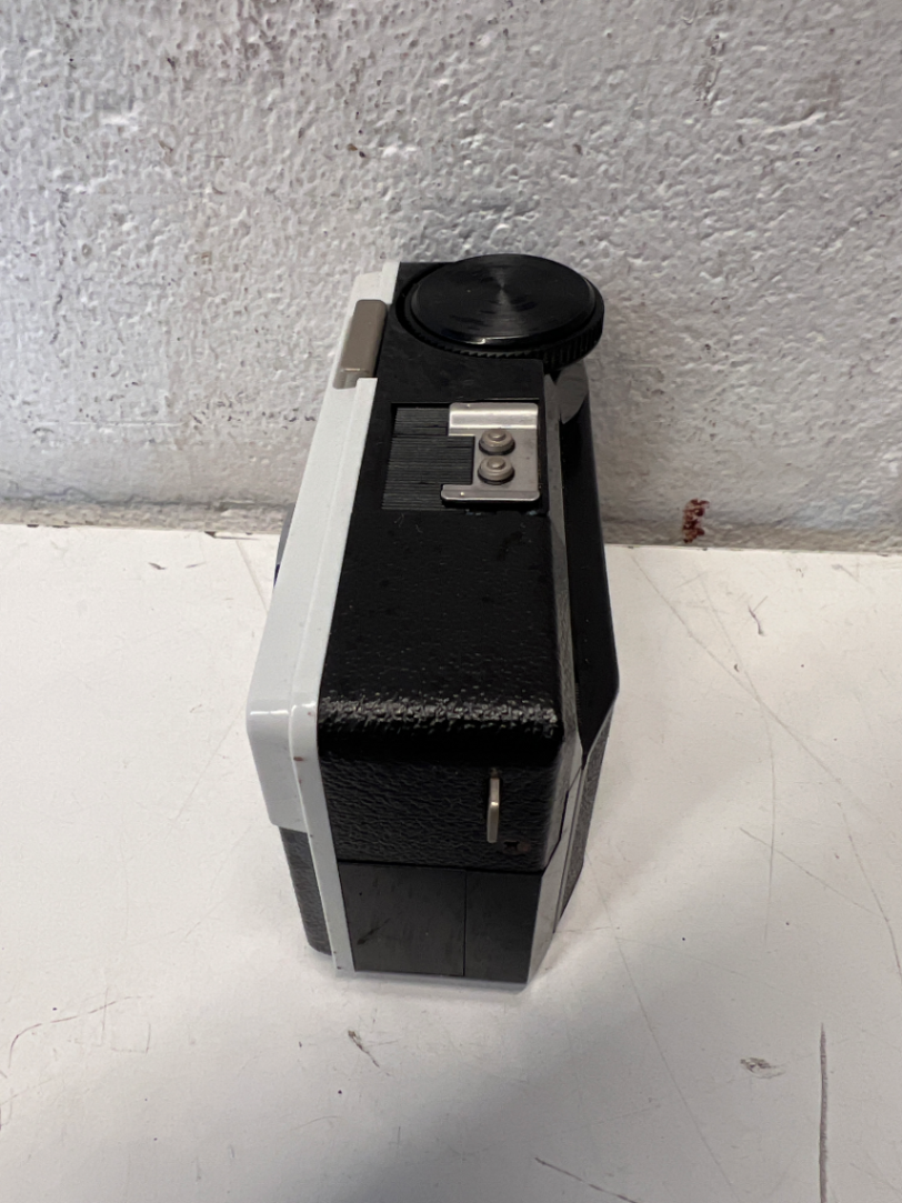 Vintage Kodak Instamatic 33 Camera with Case - As-Is Display Piece - 2ndhandwarehouse.com