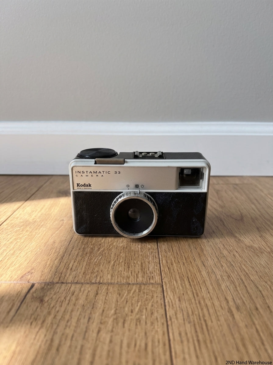 Vintage Kodak Instamatic 33 Camera with Case - As-Is Display Piece - 2ndhandwarehouse.com
