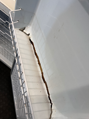 Fridge Freezer - Visible Rust & Interior Door Crack - 2ndhandwarehouse.com