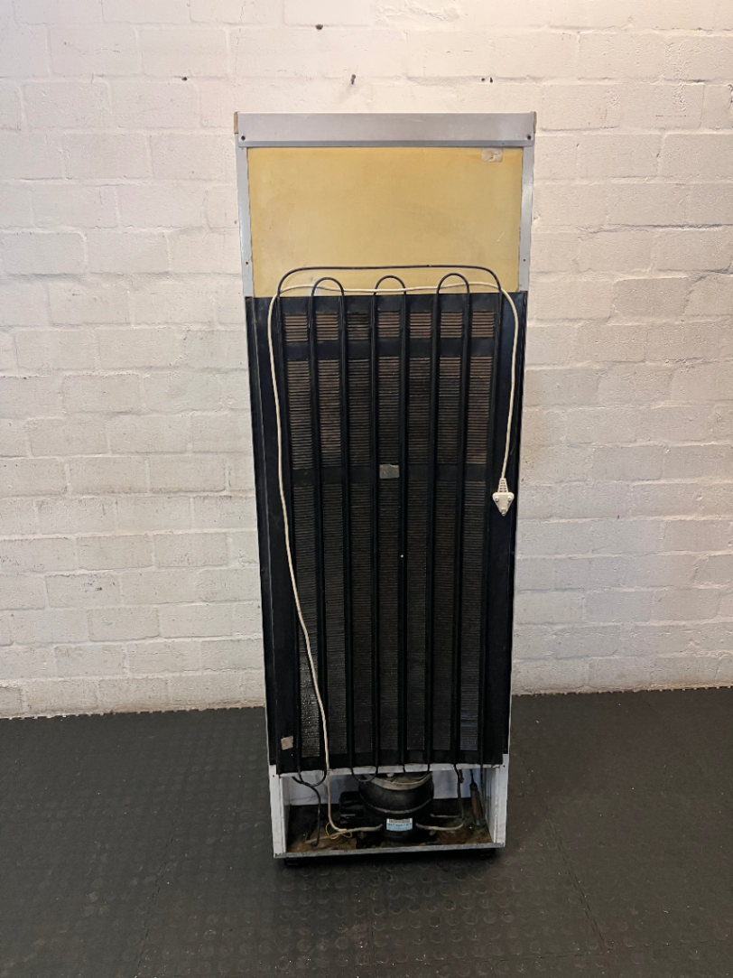 Fridge Freezer - Visible Rust & Interior Door Crack - 2ndhandwarehouse.com