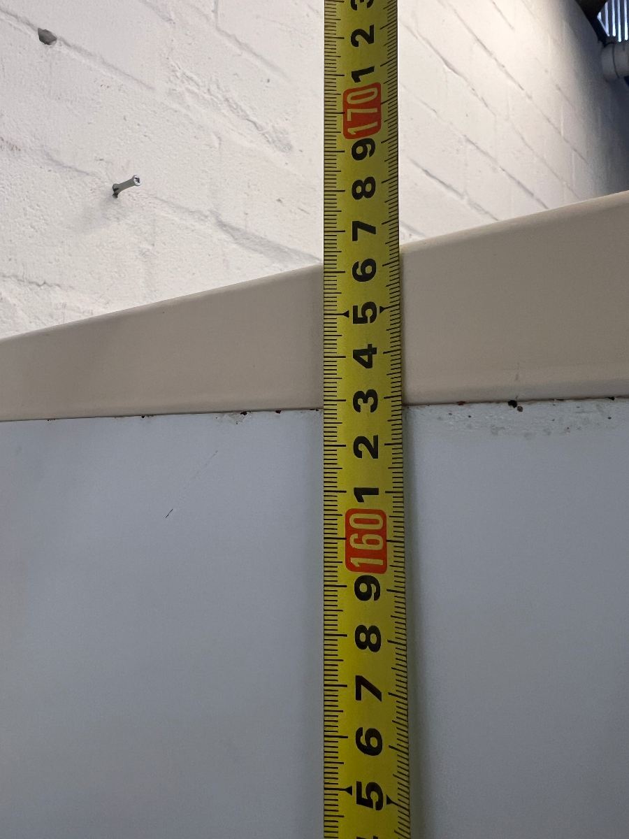 Fridge Freezer - Visible Rust & Interior Door Crack - 2ndhandwarehouse.com