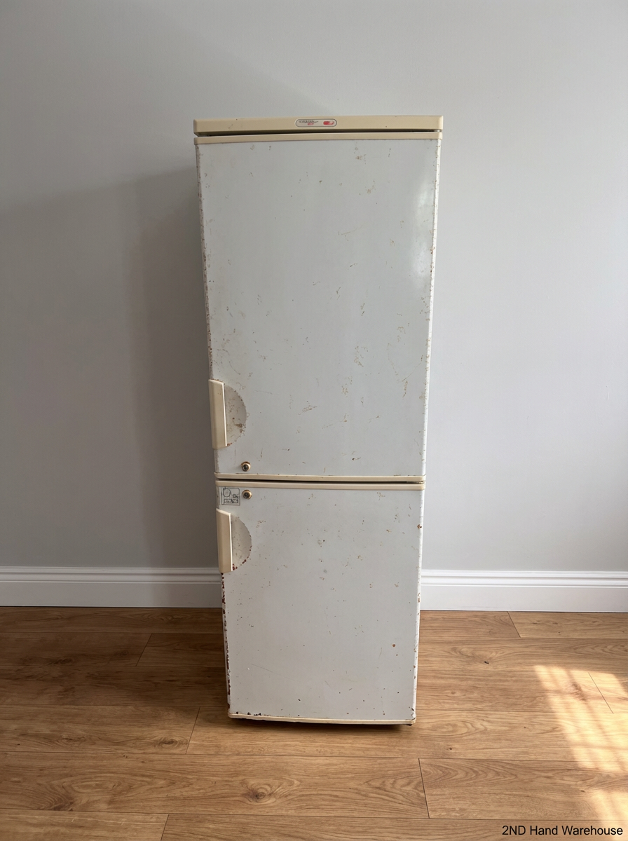 Fridge Freezer - Visible Rust & Interior Door Crack - 2ndhandwarehouse.com