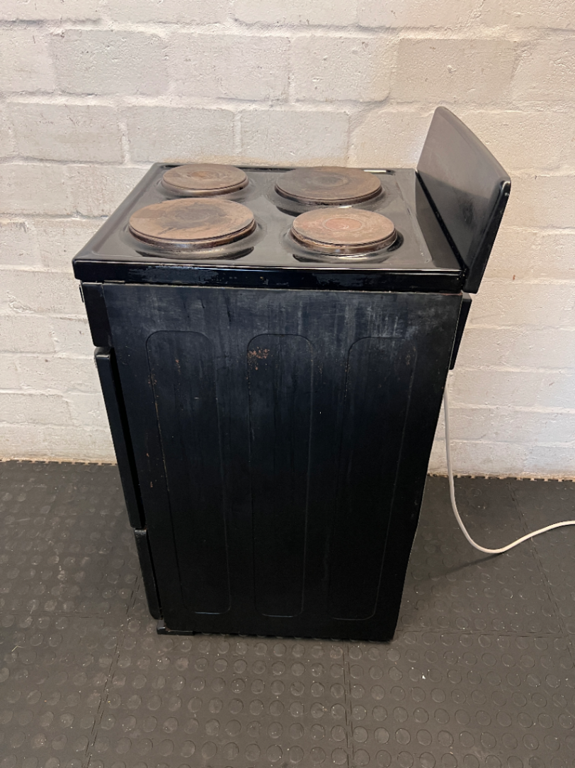 Black Univa 4-Plate Stove and Oven - Good Condition - 2ndhandwarehouse.com