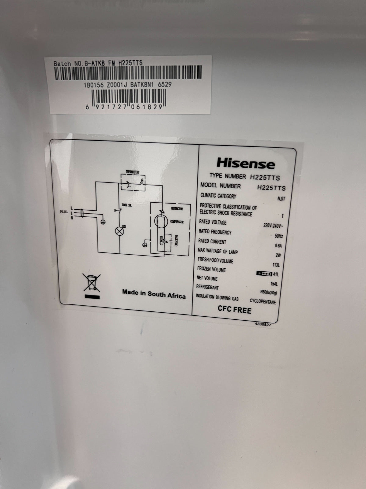 Stylish Hisense Grey Top Freezer Fridge – Excellent Condition! - 2ndhandwarehouse.com