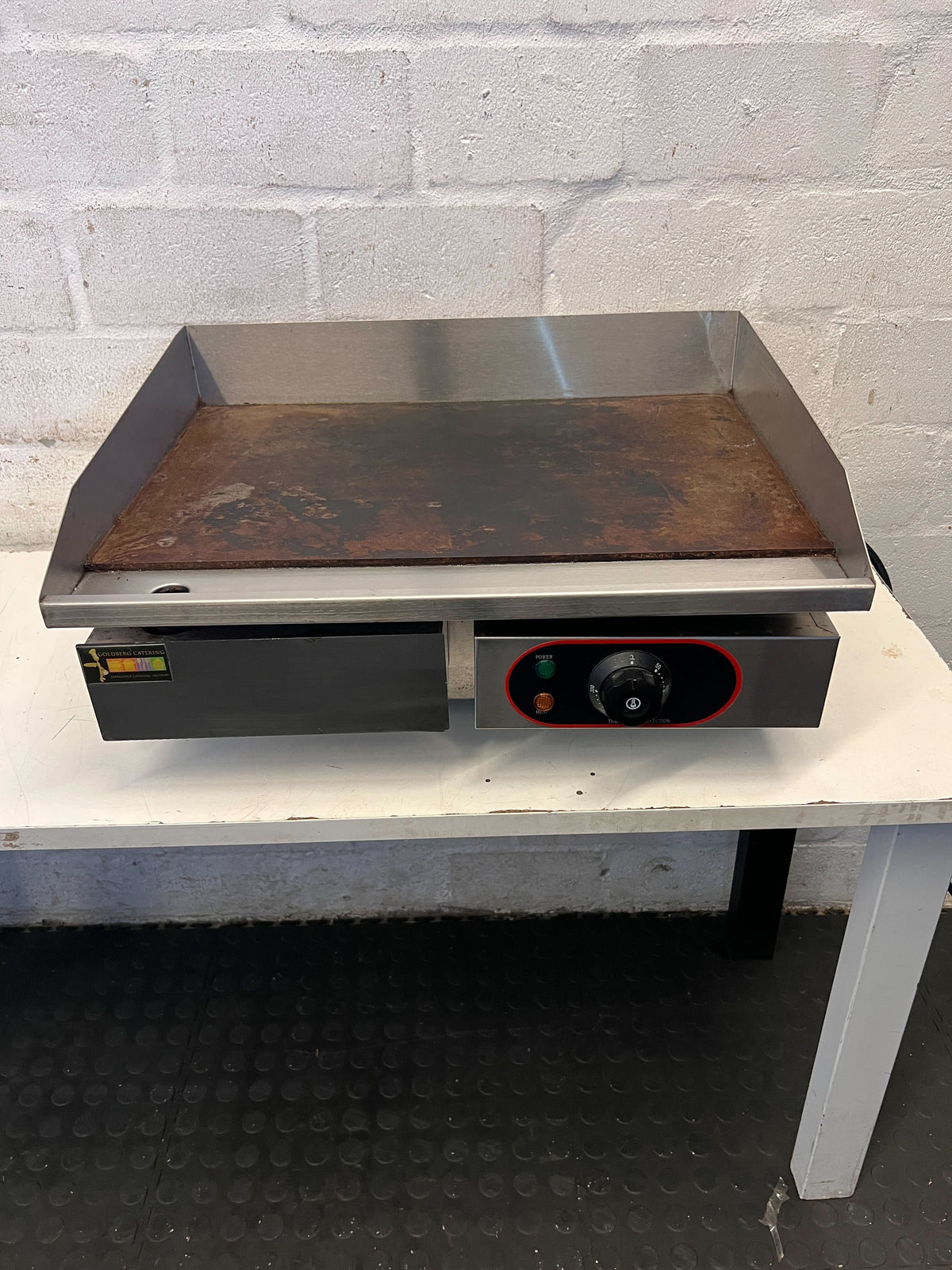 Stainless Steel Electric Griddle with Minor Surface Wear - 2ndhandwarehouse.com
