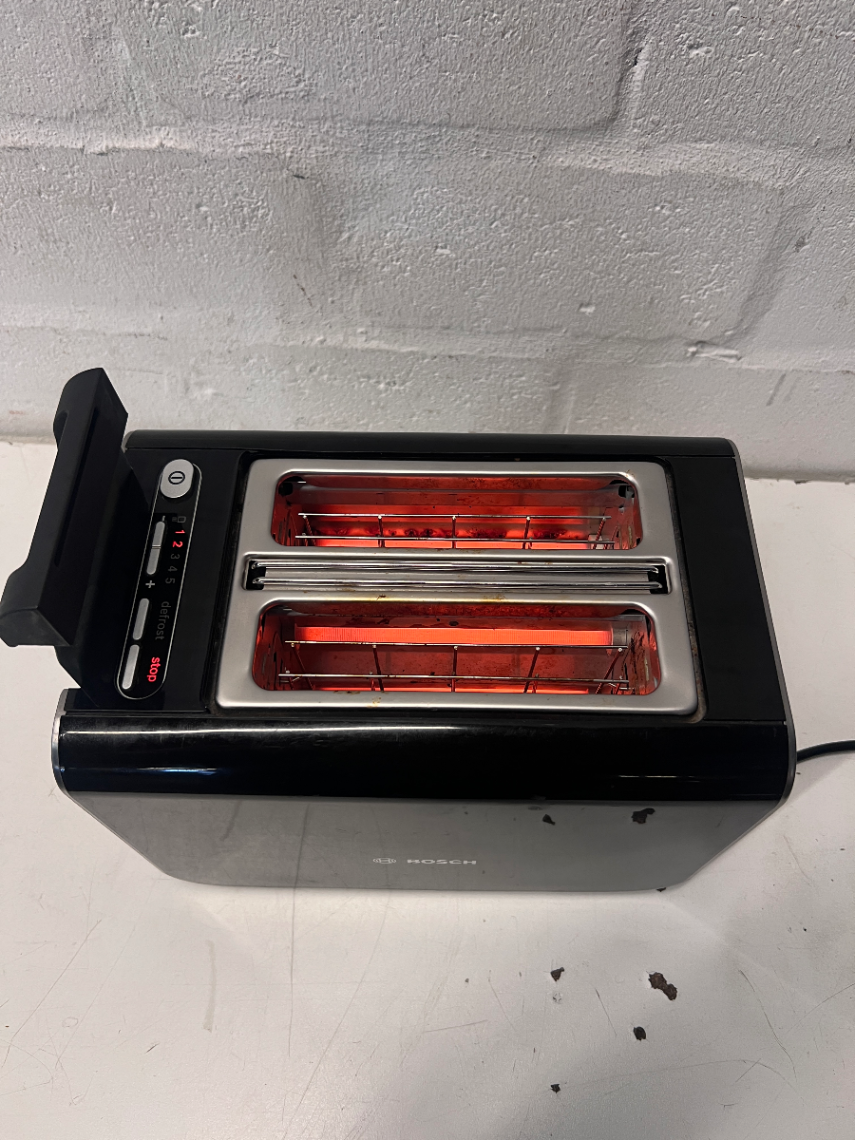 Black Bosch 2-Slice Toaster - Smudge Marks on Finish - 2ndhandwarehouse.com