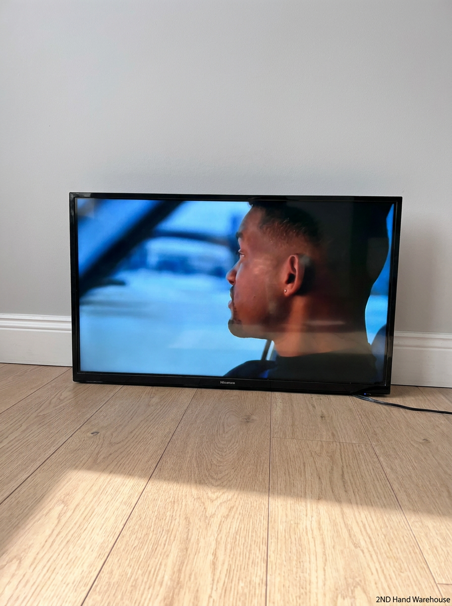 32-Inch Hisense TV — No Remote or Legs, Cannot Adjust Volume - 2ndhandwarehouse.com
