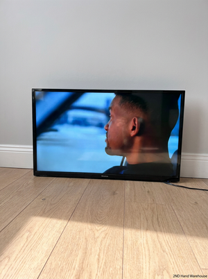 32-Inch Hisense TV — No Remote or Legs, Cannot Adjust Volume - 2ndhandwarehouse.com
