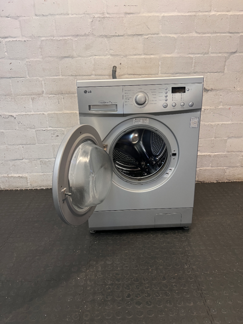 LG 7kg Front Loader Washing Machine in Silver — Good Working Order with Minor Scratches - 2ndhandwarehouse.com