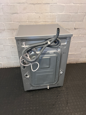 LG 7kg Front Loader Washing Machine in Silver — Good Working Order with Minor Scratches - 2ndhandwarehouse.com