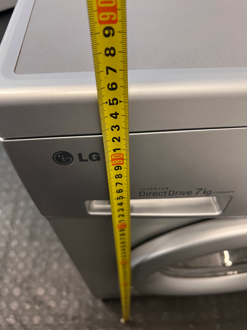 LG 7kg Front Loader Washing Machine in Silver — Good Working Order with Minor Scratches - 2ndhandwarehouse.com
