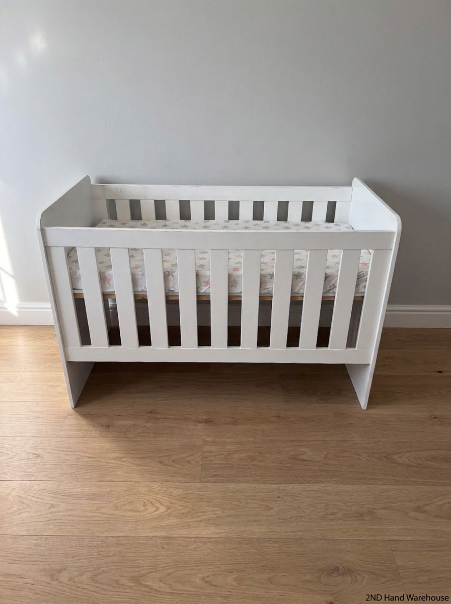 Classic White Slatted Baby Cot with Mattress — Brand New Condition with Minimal Use - 2ndhandwarehouse.com