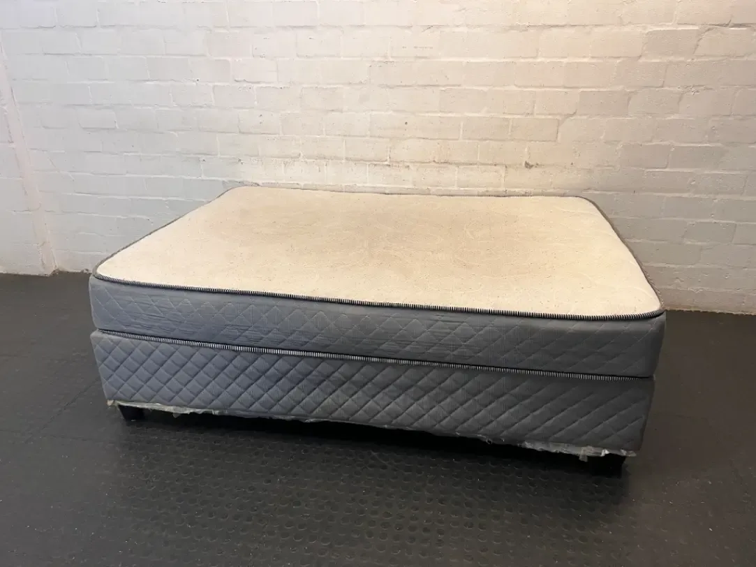 Truform Double Bed Base Set in Grey — Normal Wear on Mattress T - 2ndhandwarehouse.com