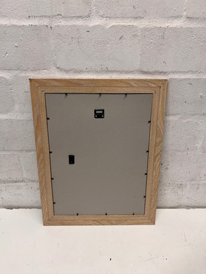 Light Oak Finished Wood Grain Picture Frame — Good Working Order - 2ndhandwarehouse.com