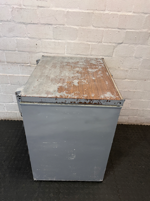 Grey Compact Chest Freezer — Working with Heavy Exterior W - 2ndhandwarehouse.com