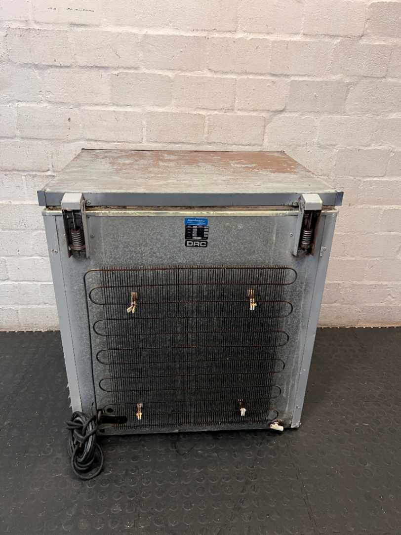 Grey Compact Chest Freezer — Working with Heavy Exterior W - 2ndhandwarehouse.com