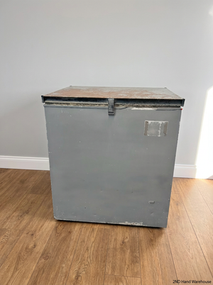 Grey Compact Chest Freezer — Working with Heavy Exterior W - 2ndhandwarehouse.com