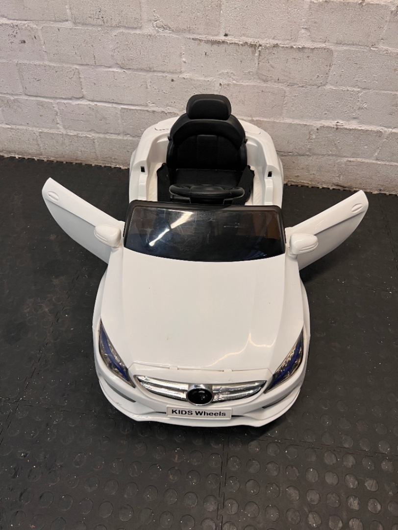 White Kiddies Electric Ride-On Car with Charger — Good Working Order - 2ndhandwarehouse.com