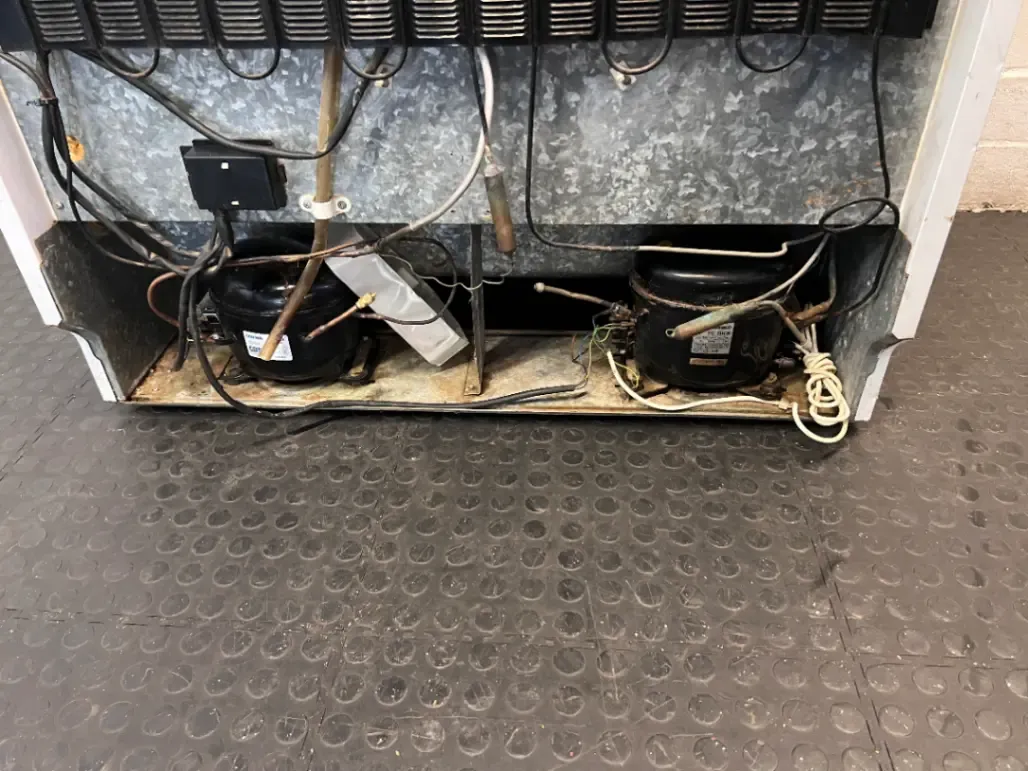 Defy White Side-by-Side Double Door Fridge — Working Condition with Non-Operational Interior L - 2ndhandwarehouse.com