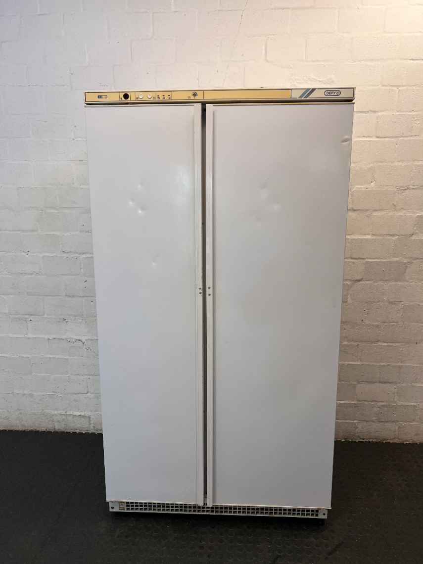 Defy White Side-by-Side Double Door Fridge — Working Condition with Non-Operational Interior L - 2ndhandwarehouse.com