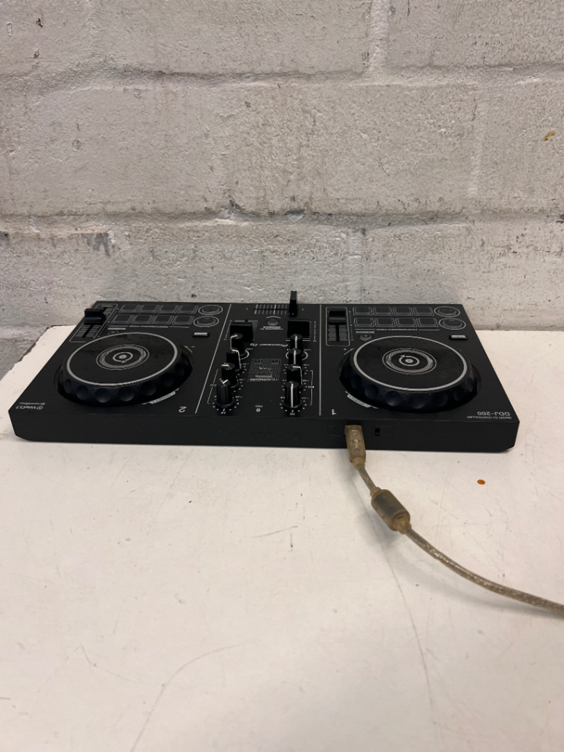 Pioneer DDJ-200 Smart DJ Controller — Good Working O - 2ndhandwarehouse.com