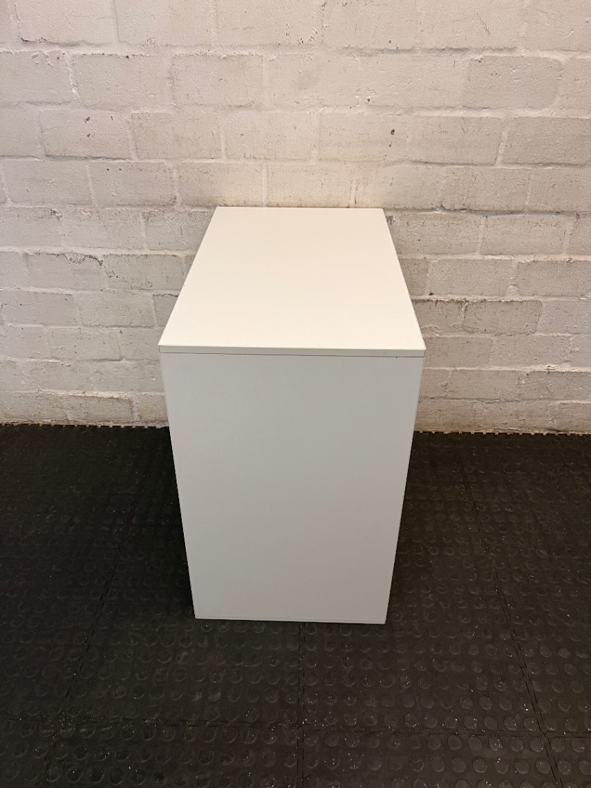 White 4-Cube Shelving Unit - 2ndhandwarehouse.com
