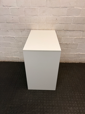 White 4-Cube Shelving Unit - 2ndhandwarehouse.com