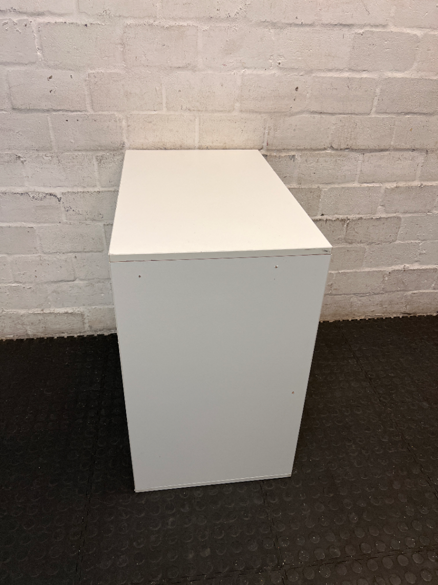 White 4-Cube Shelving Unit - 2ndhandwarehouse.com