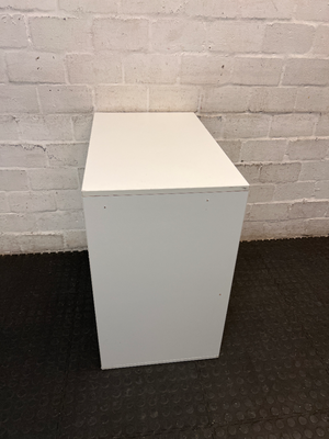 White 4-Cube Shelving Unit - 2ndhandwarehouse.com
