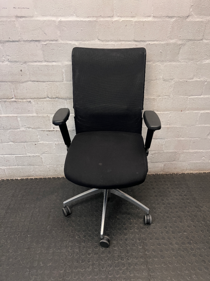 Black Mesh Back Swivel Office Chair with Metal Base