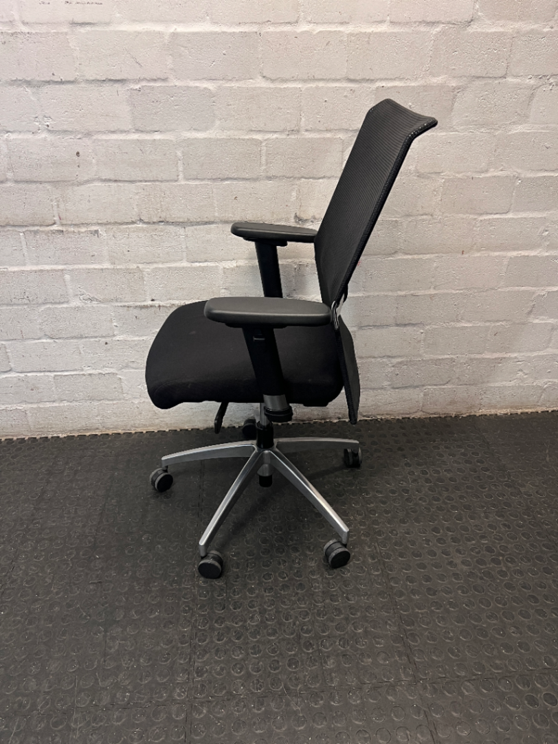 Black Mesh Back Swivel Office Chair with Metal Base