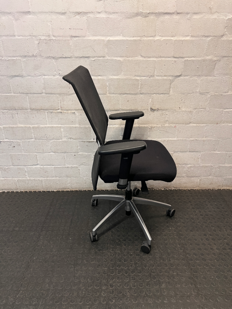 Black Mesh Back Swivel Office Chair with Metal Base