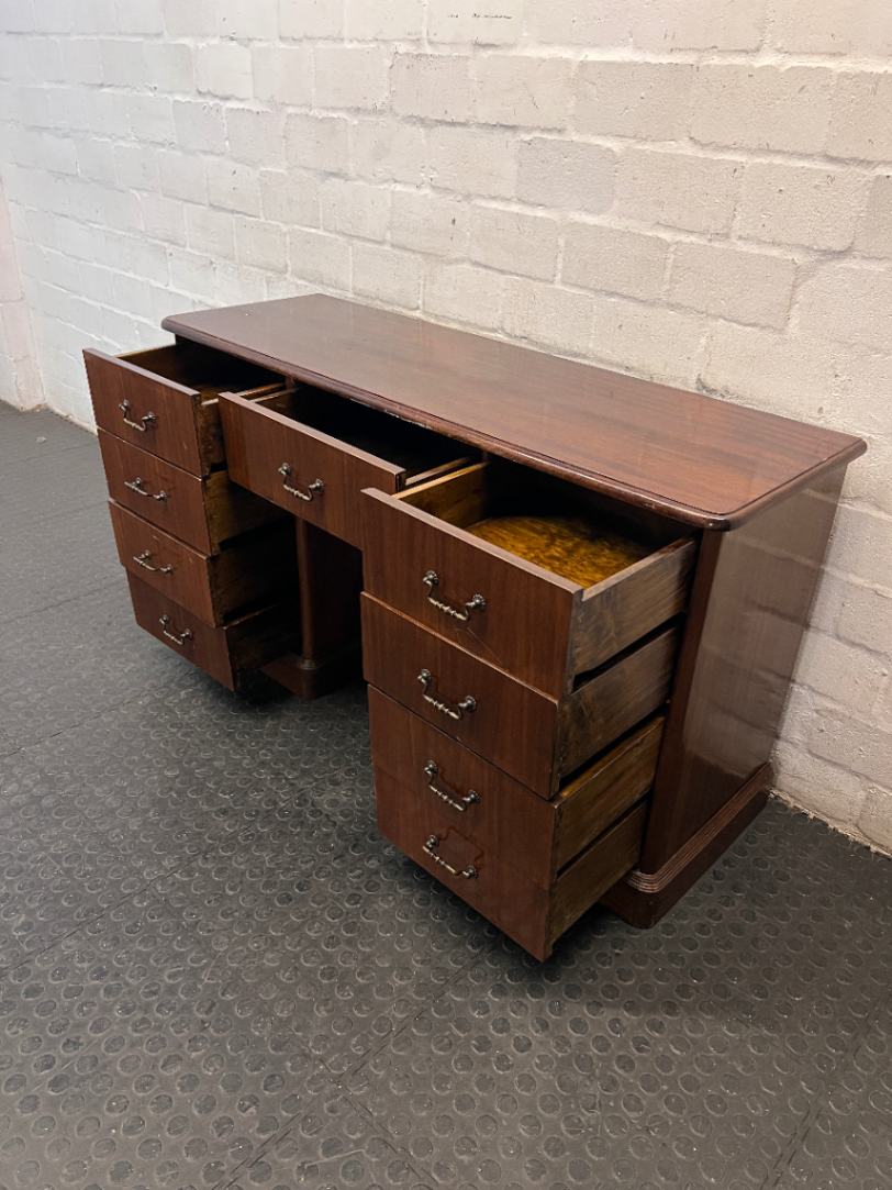 Vintage-Style 7-Drawer Wooden Dressing Table