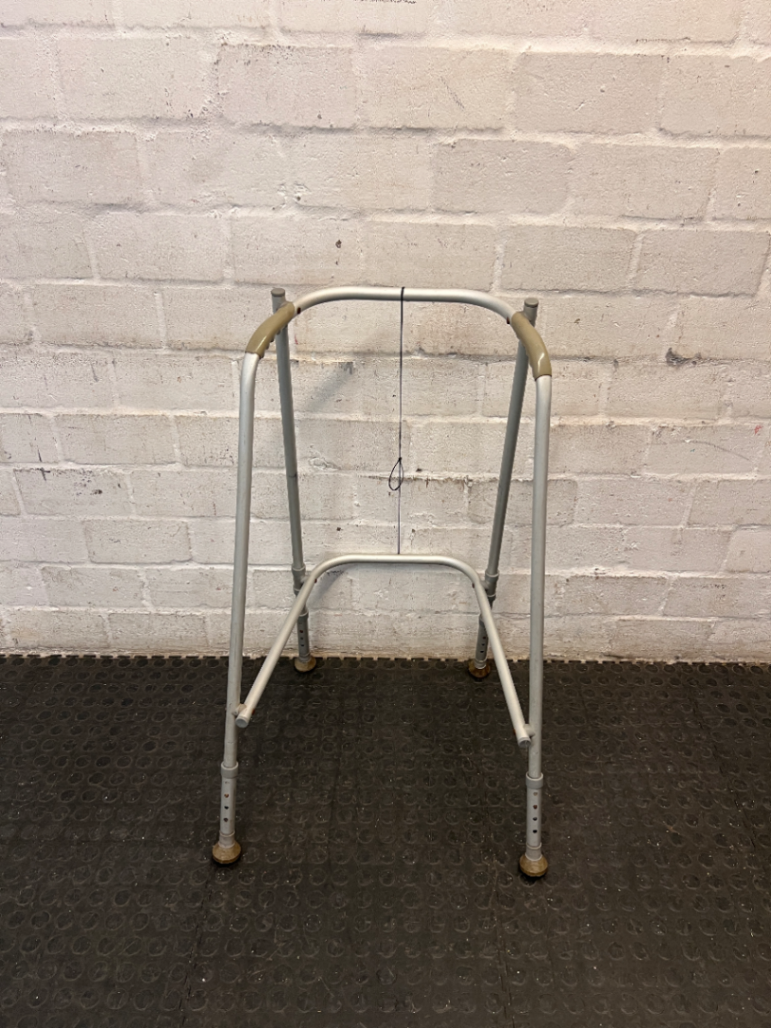 Adjustable Aluminium Mobility Walker