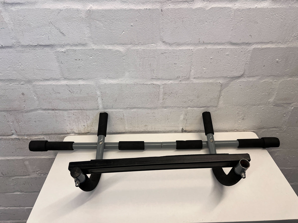 Adjustable Doorway Pull-Up Bar – Sturdy Metal, Black Padding