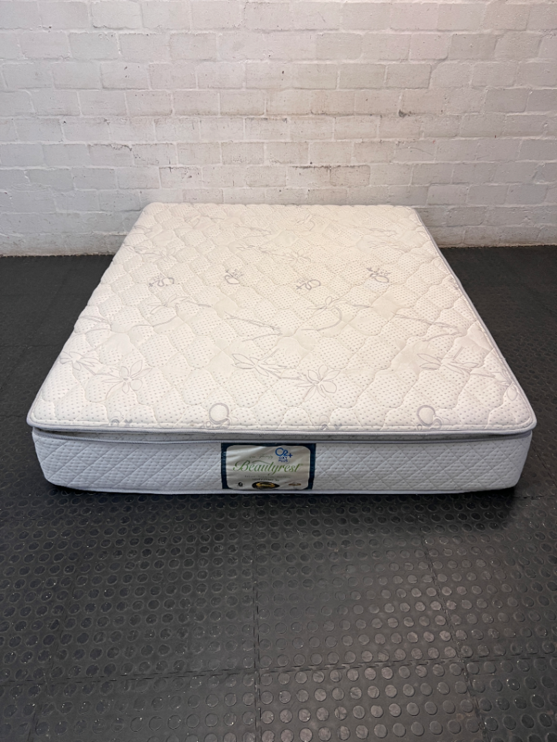 Beautyrest Double Mattress with Quilted Top — Very Good Condition