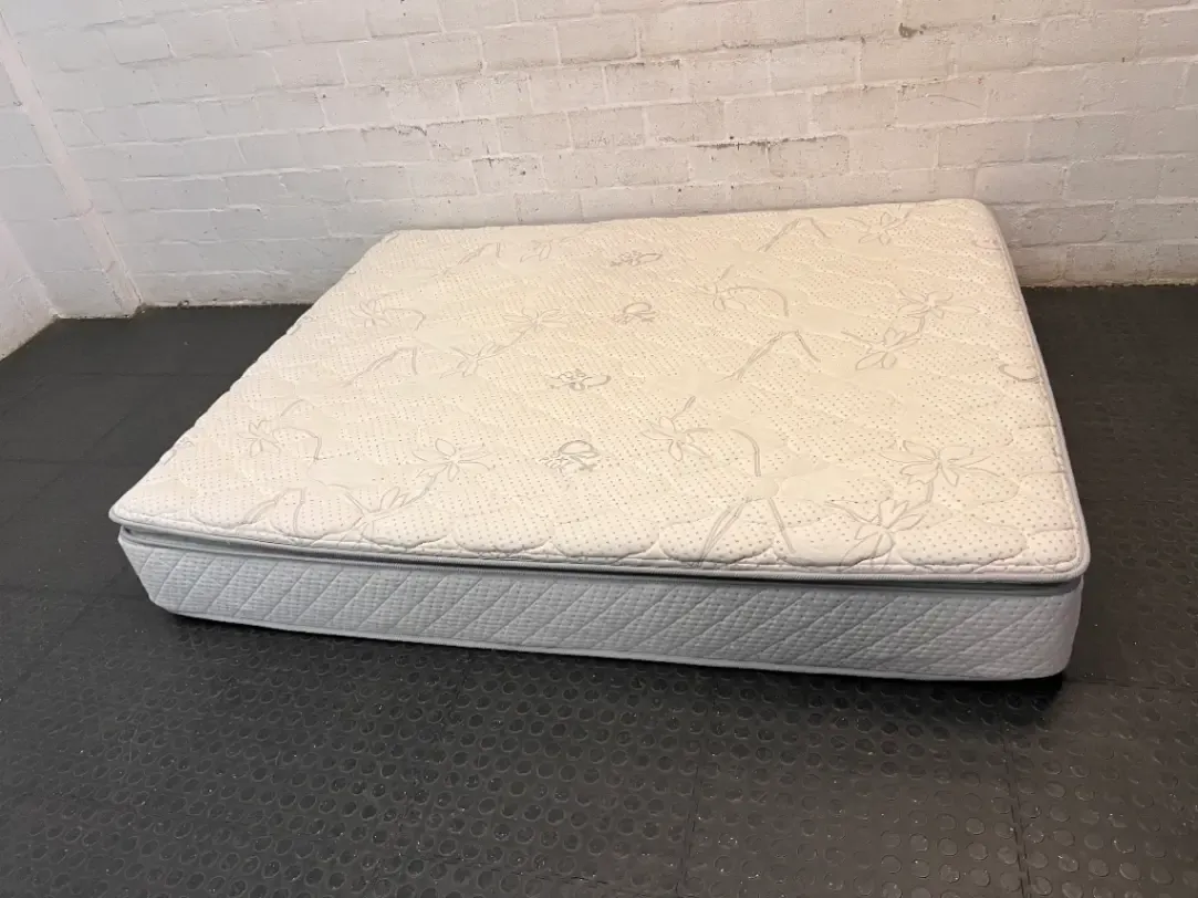 Beautyrest Double Mattress with Quilted Top — Very Good Condition